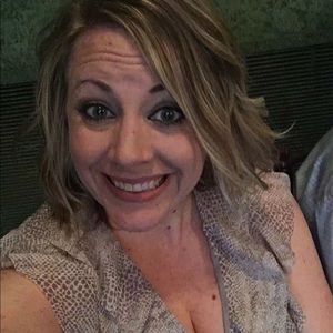 Meet your Posher, Lyndlyndsey